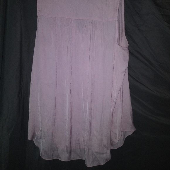 Vince Camuto sleeveless blouse - Picture 3 of 4
